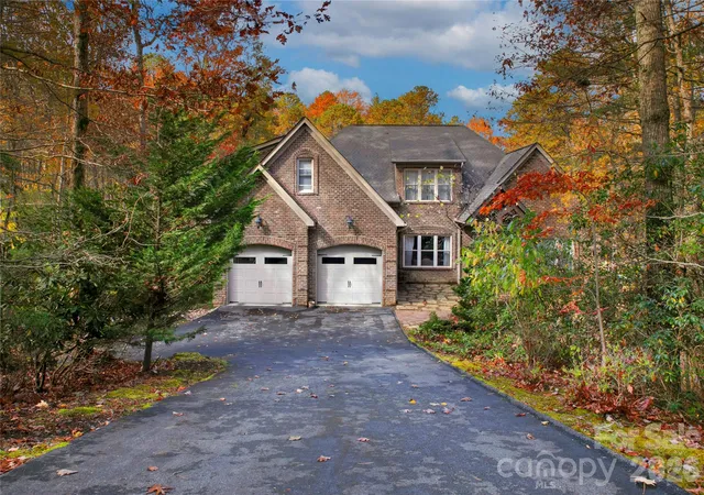 Photo 2 of Single family home for sale at 886 Soquili Dr, Brevard, NC 28712 | MLS# 4316756 | Listing updated on 2026-07-22