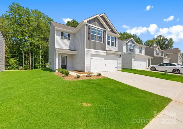 Homes for sale in Charlotte, NC | 1157 Nia Rd, Charlotte, NC 28215 | MLS# 4316800