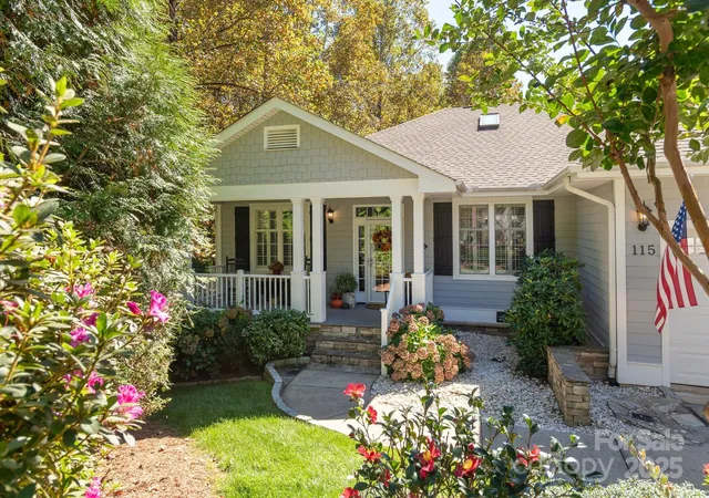 Photo 2 of Single family home for sale at 115 Chancery Ct, Flat Rock, NC 28731 | MLS# 4317018 | Listing updated on 2026-09-22
