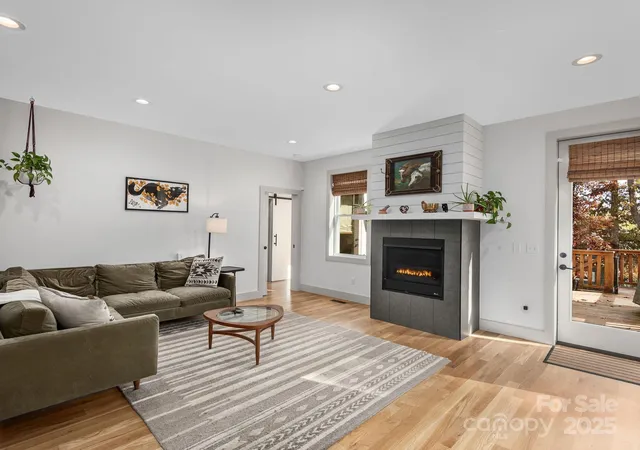 2nd image of 39 Cisco Rd, Asheville, NC 28805 | MLS# 4317247