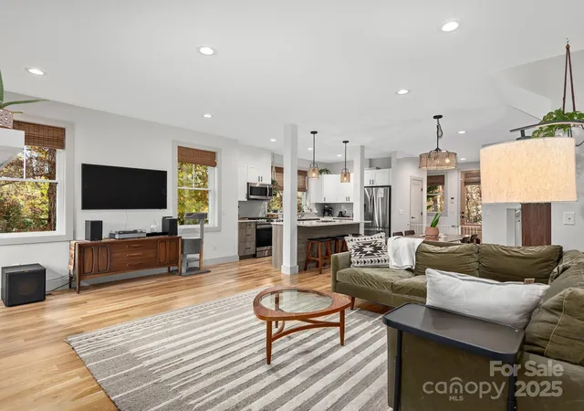 3rd image of 39 Cisco Rd, Asheville, NC 28805 | MLS# 4317247