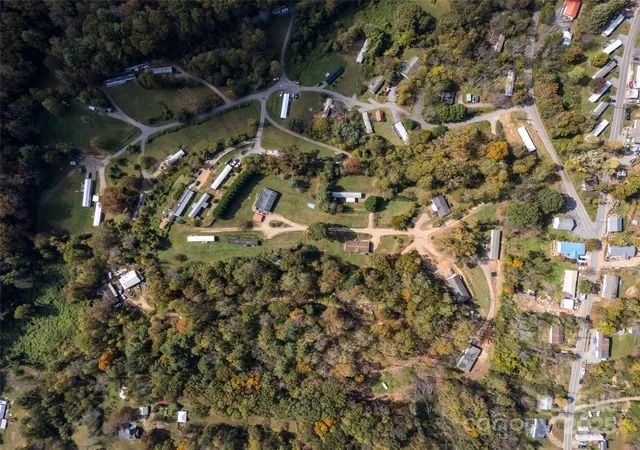 3rd image of 17 Hat Creek Dr, Asheville, NC 28806 | MLS# 4317652