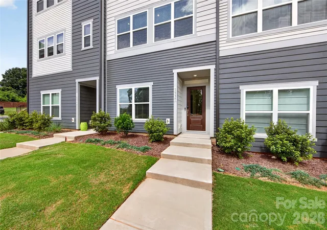 Photo 2 of Sale Pending at 1530 Levy Way, Charlotte, NC 28205 | MLS# 4318066 | Listing updated on 2026-10-14