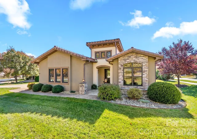 Single family home for sale at 4 Pacifico Dr, Asheville, NC 28806 | MLS# 4318264