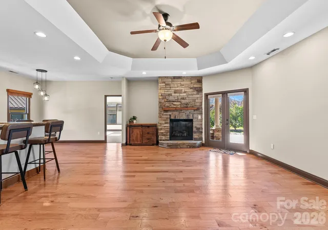 Photo 4 of Single family home for sale at 4 Pacifico Dr, Asheville, NC 28806 | MLS# 4318264 | Listing updated on 2026-10-09