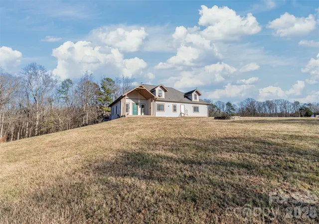 Homes for sale in Kings Mountain, NC | 424 Rollingbrook Rd, Kings Mountain, NC 28086 | MLS# 4318684