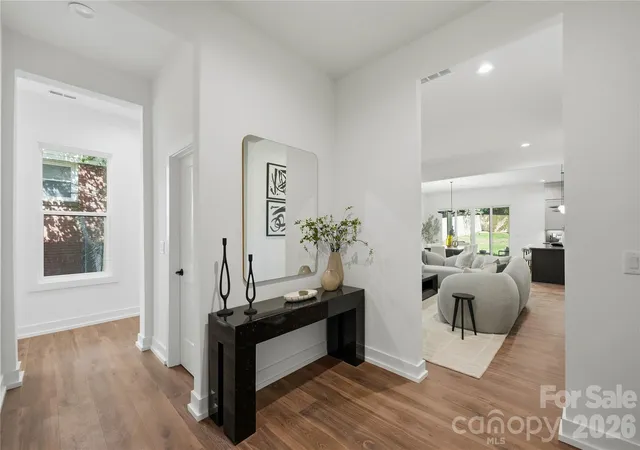 Listing Photo 5 - Condo for sale in building located at 2621 Springway Dr, Charlotte, NC 28205