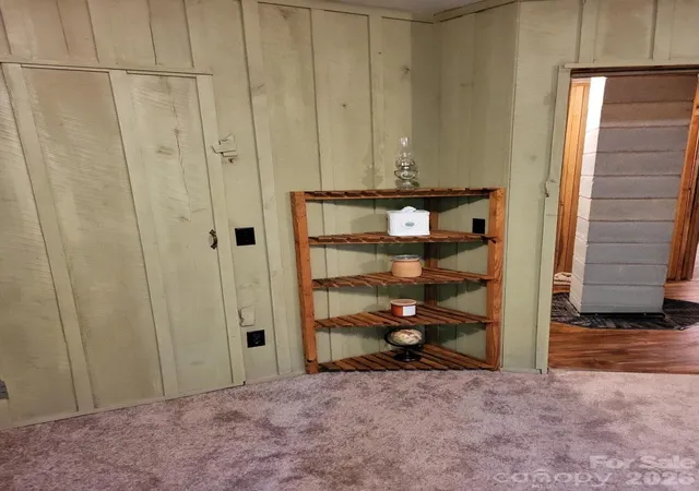 Photo 3 of Single family home for sale at 667 Pinewood Knoll Dr, Hendersonville, NC 28739 | MLS# 4319035 | Listing updated on 2026-10-05