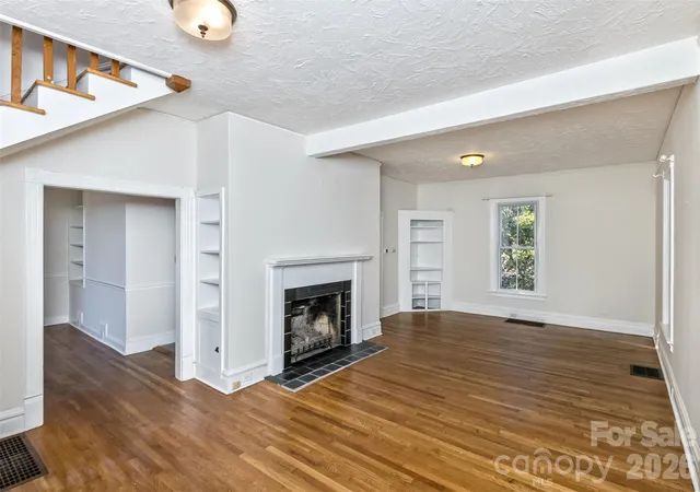 Photo 3 of Single family home for sale at 195 Terrace Dr, Canton, NC 28716 | MLS# 4319242 | Listing updated on 2026-09-17
