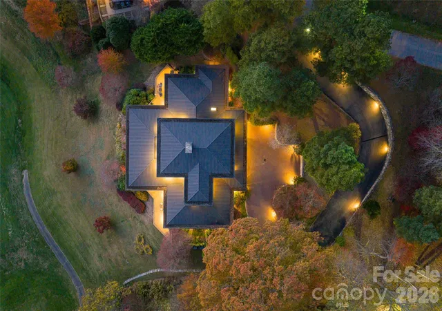 Photo 2 of Single family home for sale at 820 Laurel Ridge Dr, Waynesville, NC 28786 | MLS# 4319300 | Listing updated on 2026-09-29