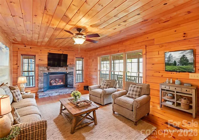 Photo 4 of Single family home for sale at 17 Aaron Way, Waynesville, NC 28786 | MLS# 4319469 | Listing updated on 2026-07-28