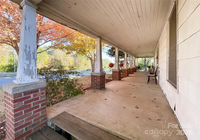 Photo 3 of Single family home for sale at 6993 Charlotte Hwy, Lancaster, SC | MLS# 4319688 | Listing updated on 2026-10-19
