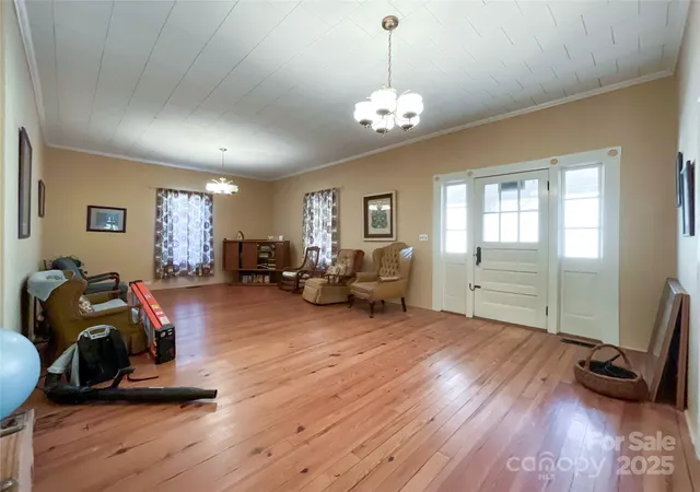 Photo 4 of Single family home for sale at 6993 Charlotte Hwy, Lancaster, SC | MLS# 4319688 | Listing updated on 2026-10-19
