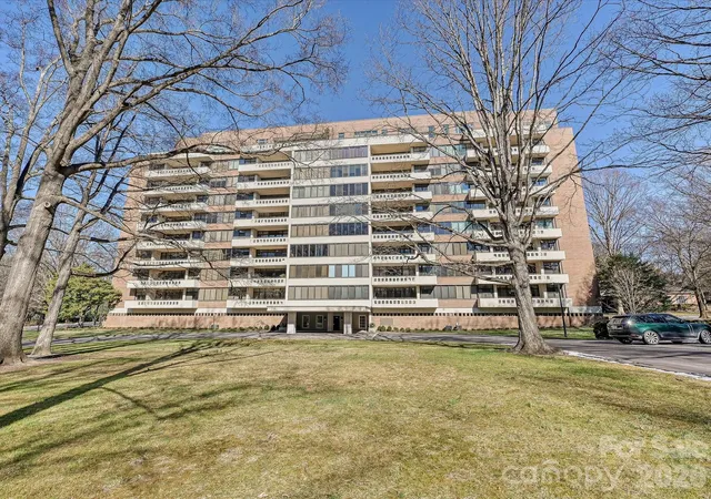 Stock Cooperative at 2633 Richardson Dr #5B, Charlotte, NC 28211 | MLS# 4320043 | | Sold on 2026-05-13