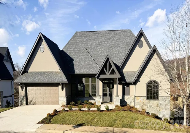Photo 1 of Single family home for sale at 15 Evian Ct, Asheville, NC 28804 | MLS# 4320178 | Listing updated on 2026-10-01