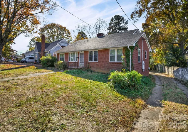 Photo 2 of Single family home for sale at 953 Fairmont Ave, Salisbury, NC 28144 | MLS# 4320438 | Listing updated on 2026-05-05