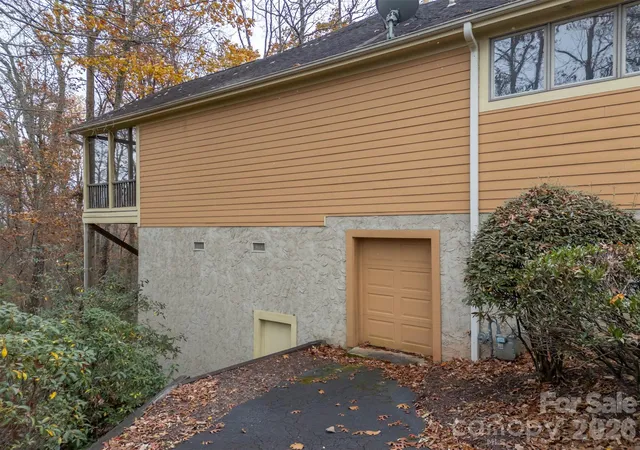 27th image of 21 Wild Flower Holw, Hendersonville, NC 28739 | MLS# 4321049