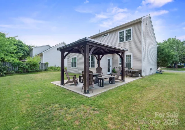 Photo 2 of Single family home for sale at 16337 Greybriar Forest Ln, Charlotte, NC 28278 | MLS# 4321369 | Listing updated on 2026-05-26