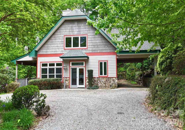 1st image of 905 Old Fiddle Rd, Waynesville, NC 28786 | MLS# 4321472