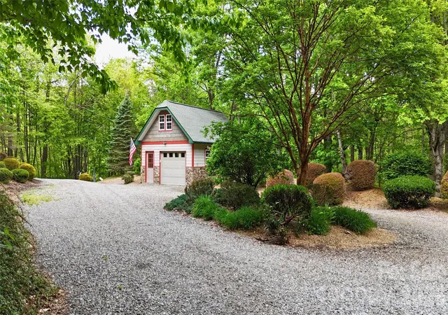 2nd image of 905 Old Fiddle Rd, Waynesville, NC 28786 | MLS# 4321472