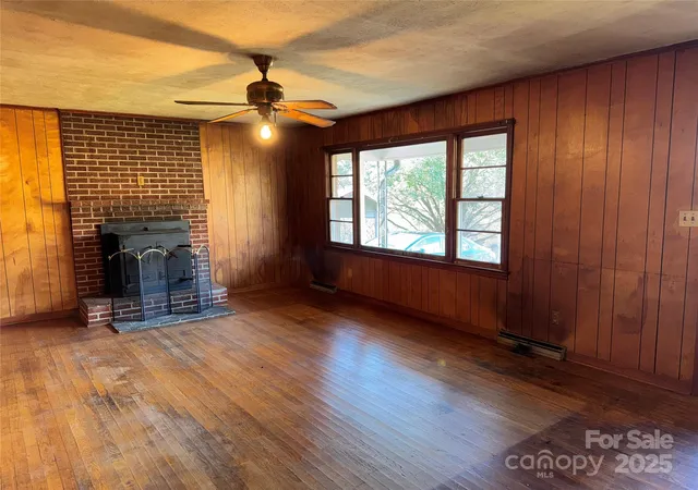 Photo 4 of Single family home for sale at 5046 Old Linville Rd, Marion, NC 28752 | MLS# 4321591 | Listing updated on 2026-08-01