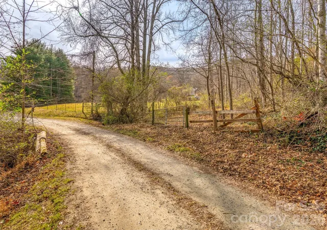 8th image of 99999 Bay Horse Trl, Candler, NC 28715 | MLS# 4321615