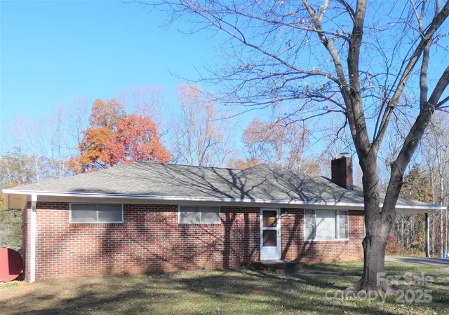 Photo 1 of Single family home for sale at 150 Fonda Rd, Statesville, NC 28677 | MLS# 4321671 | Listing updated on 2026-09-29