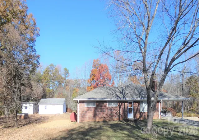 Photo 3 of Single family home for sale at 150 Fonda Rd, Statesville, NC 28677 | MLS# 4321671 | Listing updated on 2026-10-12