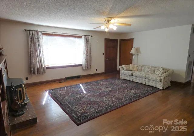 Photo 3 of Single family home for sale at 150 Fonda Rd, Statesville, NC 28677 | MLS# 4321671 | Listing updated on 2026-09-29
