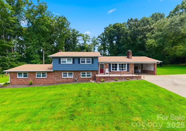 Photo 1 of Single family home for sale at 304 Parlier Ave Ne, Conover, NC 28613 | MLS# 4321897 | Listing updated on 2026-08-05