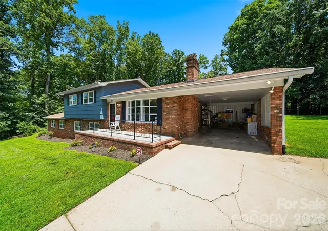 Photo 2 of Single family home for sale at 304 Parlier Ave Ne, Conover, NC 28613 | MLS# 4321897 | Listing updated on 2026-08-05