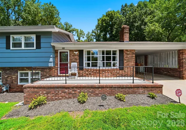 Photo 3 of Single family home for sale at 304 Parlier Ave Ne, Conover, NC 28613 | MLS# 4321897 | Listing updated on 2026-08-05