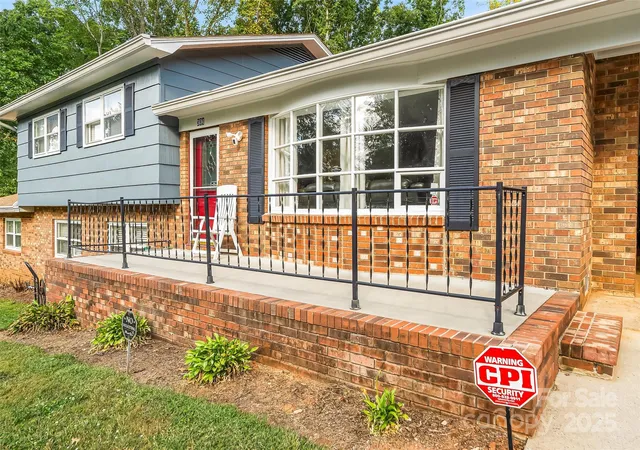4th image of 304 Parlier Ave Ne, Conover, NC 28613 | MLS# 4321897