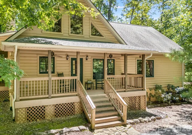 Photo 3 of Single family home for sale at 240 Ravenswood Dr, Marion, NC 28752 | MLS# 4322365 | Listing updated on 2026-08-30