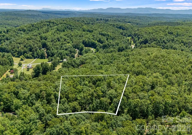 Photo 39 of Single family home for sale at 240 Ravenswood Dr, Marion, NC 28752 | MLS# 4322365 | Listing updated on 2026-08-30