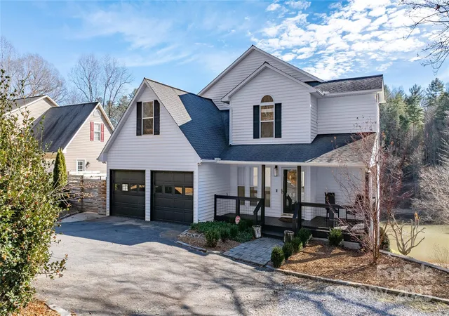Photo 2 of Single family home for sale at 968 Plantation Dr, Marion, NC 28752 | MLS# 4322490 | Listing updated on 2026-09-01