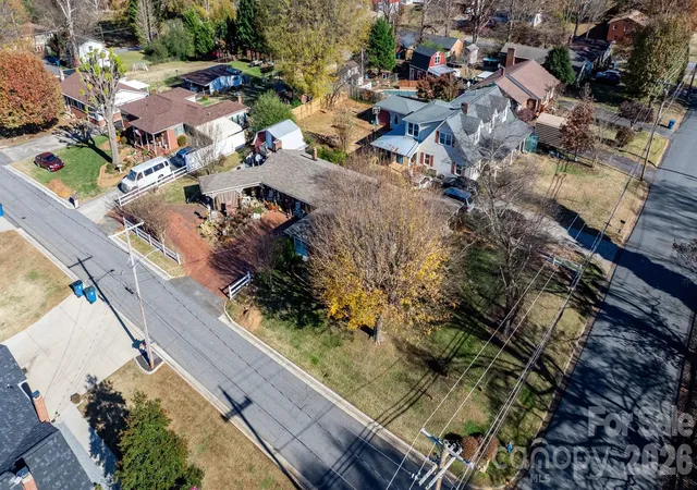 Photo 3 of Single family home for sale at 901 Union St, Maiden, NC 28650 | MLS# 4322625 | Listing updated on 2026-09-30