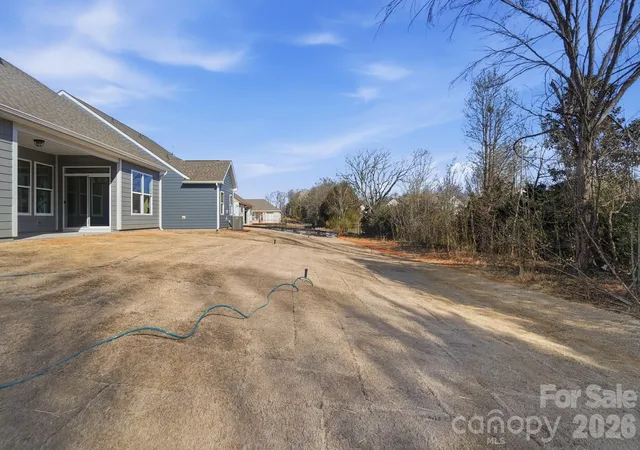 Homes for sale in Gastonia, NC | 3070 Constitution Ln, Gastonia, NC 28056 | MLS# 4322821