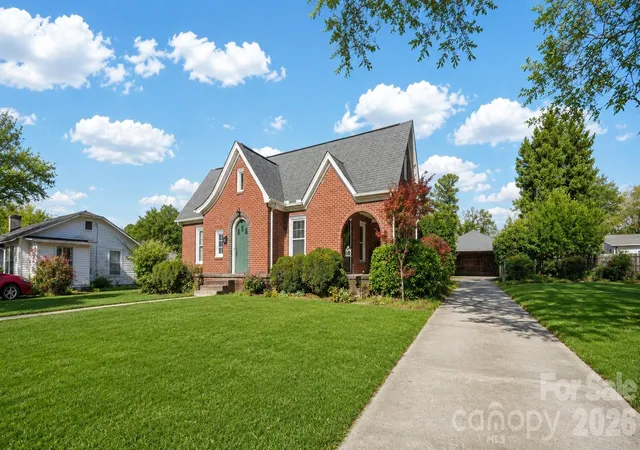Photo 3 of Single family home for sale at 552 Hyde Park Dr Ne, Concord, NC 28025 | MLS# 4322941 | Listing updated on 2026-08-31