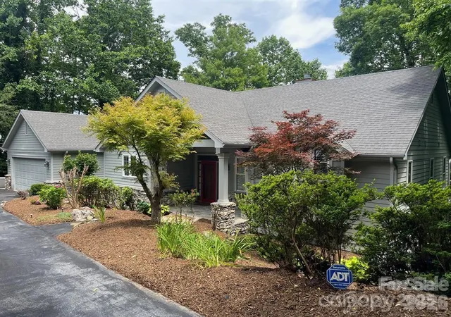 Photo 1 of Single family home for sale at 180 High Rd Overlook, Hendersonville, NC 28739 | MLS# 4323061 | Listing updated on 2026-09-30