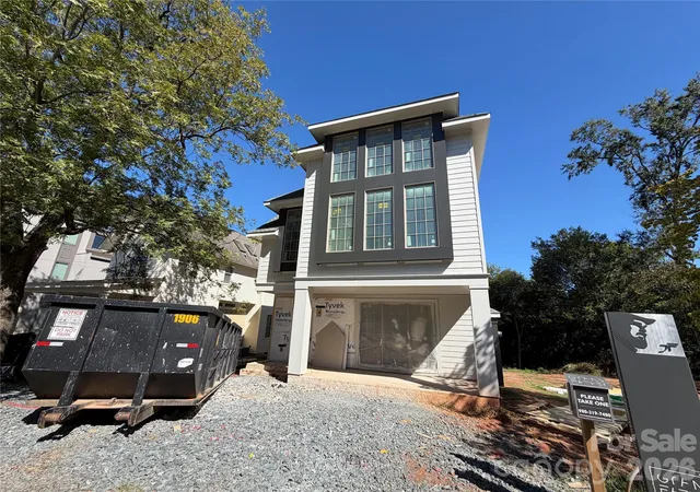 Photo 1 of Single family home for sale at 733 Charles Ave, Charlotte, NC 28205 | MLS# 4323082 | Listing updated on 2026-09-28