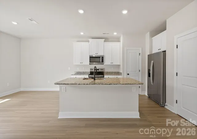 Photo 4 of Single family home for sale at 3510 Saddlebred Dr, Gastonia, NC 28052 | MLS# 4324611 | Listing updated on 2026-09-30