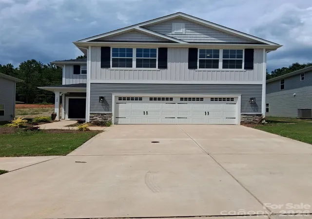Photo 1 of Sale Pending at 724 Inwood Hl Dr #8, Gastonia, NC 28056 | MLS# 4324666 | Listing updated on 2026-09-06