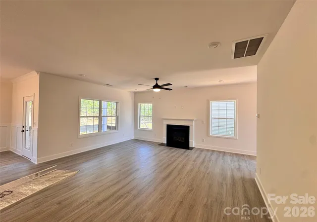 Photo 3 of Sale Pending at 724 Inwood Hl Dr #8, Gastonia, NC 28056 | MLS# 4324666 | Listing updated on 2026-09-06