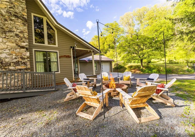 Photo 3 of Single family home for sale at 540 Toot Holw Rd, Bryson City, NC 28713 | MLS# 4324670 | Listing updated on 2026-10-11