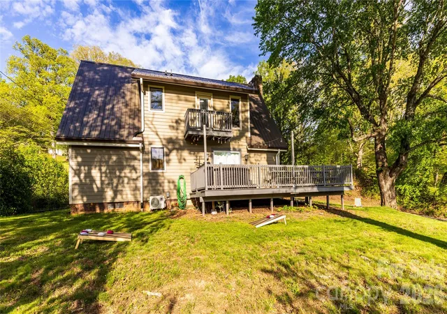 Photo 4 of Single family home for sale at 540 Toot Holw Rd, Bryson City, NC 28713 | MLS# 4324670 | Listing updated on 2026-10-11