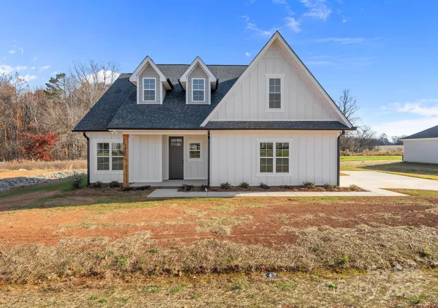 Photo 3 of Single family home for sale at 1325 Coppergate Dr, Salisbury, NC 28147 | MLS# 4324770 | Listing updated on 2026-07-20