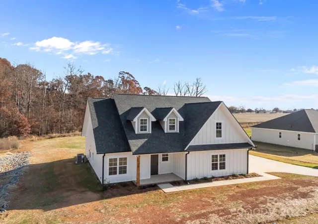 Photo 3 of Single family home for sale at 1325 Coppergate Dr, Salisbury, NC 28147 | MLS# 4324770 | Listing updated on 2026-07-20