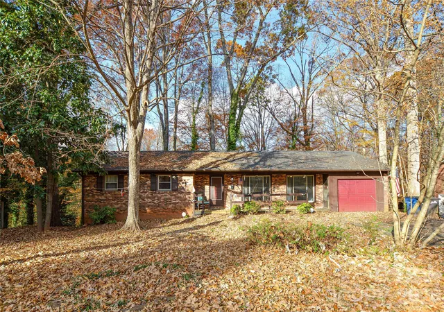 Photo 1 of Single family home for sale at 1405 Forest Park Dr, Statesville, NC 28677 | MLS# 4324880 | Listing updated on 2026-10-05