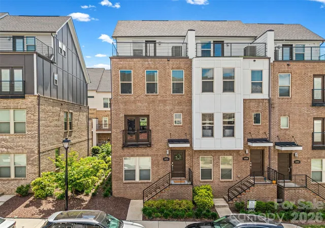 1st image of 16034 Roscoe Ln, Charlotte, NC 28204 | MLS# 4324981